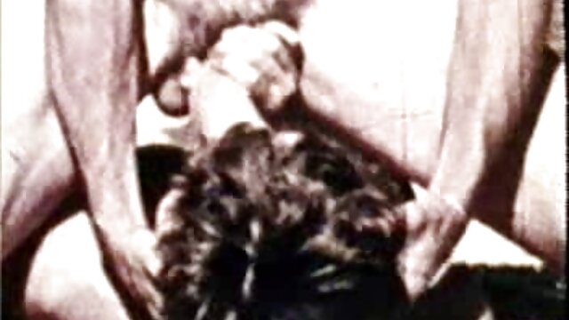लाल बाल व्यक्ति को चेहरे को छूते हैं फुल सेक्स हिंदी मूवी