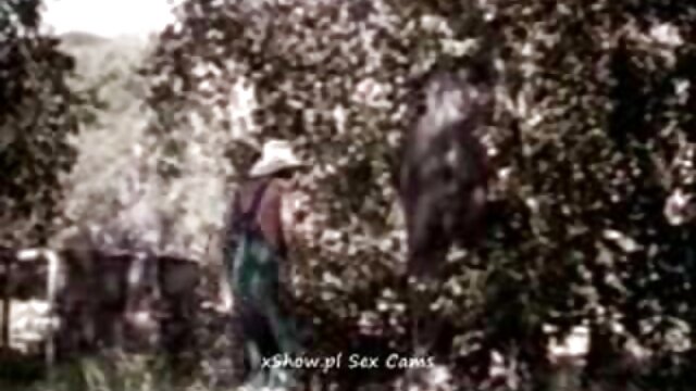 एक फूहड़ के साथ फुल सेक्सी वीडियो फिल्म छिपे हुए कैमरे के साथ गोली मार