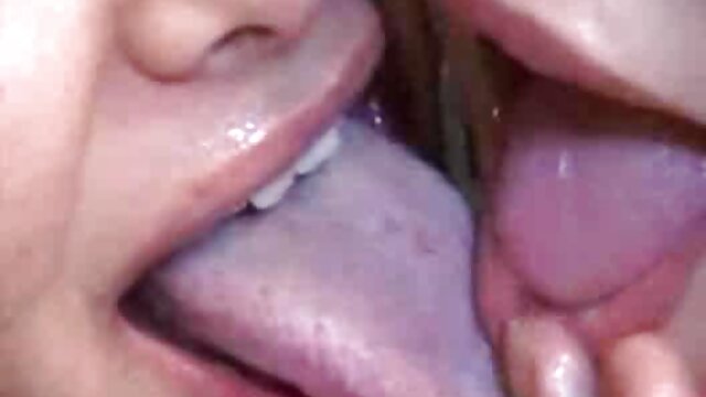 नाखून फुल हिंदी सेक्सी मूवी और सह उसे अपने देश में